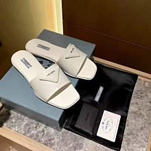 現貨#PRADA 防水尼龍Hobo雲朵包 超輕便簡約腋下包 降落傘布手提包 鏈條包斜背包  長24*高16*寬7cm簡約 歷史價格詳細信息