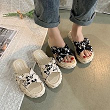 現貨熱銷-拖鞋女外穿夏時尚涼拖坡跟百搭鬆糕厚底一字拖防滑大碼高跟CRD 歷史價格詳細信息