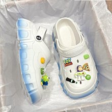 包頭涼鞋女鞋子2023年春夏新款坡跟尖頭金屬方扣氣質百搭後空單鞋【晴沐代購】 歷史價格詳細信息