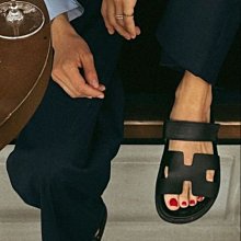 Hermes 這款飯盒包帆布的材質不壹樣，帆布的質感強，又耐用，經緯紗均用多股線交織，這款包采用的是粗帆布，使得織物堅牢耐折 歷史價格詳細信息