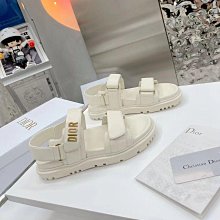 【熱銷】DIOR 新品 23洗漱包 潮流時尚手提包單肩包斜背包 採用專櫃御用原雙版面繡花老料 配折疊禮盒 歷史價格詳細信息