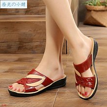 夏季媽媽涼拖鞋女軟底休閒一字拖時尚中老年防滑舒適女式牛皮拖鞋 歷史價格詳細信息