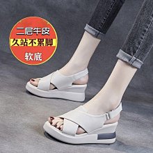 真皮涼鞋女坡跟夏季2023年新款中跟軟底中年時尚媽媽涼鞋防滑大尺碼 歷史價格詳細信息