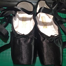 全新綢緞面中國風刺繡背包~中國風復古側斜背包~只有一個出清 歷史價格詳細信息