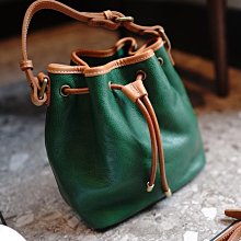 【熱賣精選】植鞣皮小方包時尚復古女鞋牛皮單肩斜挎郵差包(   歐美包款268 歷史價格詳細信息