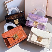 高級感小眾郵差包包女2024新款洋氣印花貓咪小方包百搭單肩斜跨包 歷史價格詳細信息