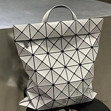 三宅一生 Issey Miyake BAOBAO ROW系列 豎條斜挎包 肩背包 斜背包 女包 新款金屬色 歷史價格詳細信息