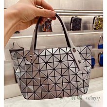 ISSEY MIYAKE 三宅一生 BAOBAO MINI CUBE立方體鑰匙吊飾-深灰 歷史價格詳細信息