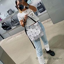 三宅一生 Issey Miyake BAOBAO 小福袋 抽繩 水桶包 肩背包 斜挎包 銀色 免運 歷史價格詳細信息