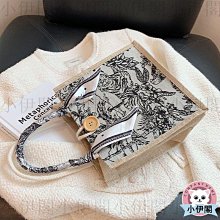 小伊閣=小眾三條杠手提包休閑百搭水桶包新款牛津布小拎包單肩斜挎包女潮=側包*肩包*手提包*水桶包*斜背包*手機包*大包 歷史價格詳細信息