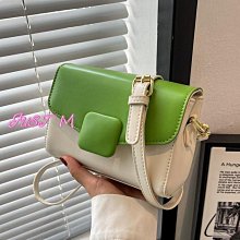 今年流行包包女夏2022新款寬肩帶時尚枕頭包簡約大容量單肩斜背包9.9--麥包包 歷史價格詳細信息