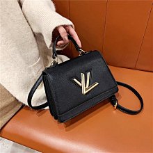 精品女包 2023新款斜背包 時尚女生斜背包 盒子包 小方包 ins熱門側背包 肩背包 手機包 字母印花包包女-麥德好服裝包包 歷史價格詳細信息