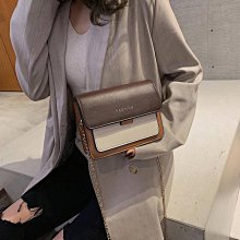 斜挎包側背包 chic包包女2023新款韓版時尚百搭簡約小包單肩斜挎復古港風小方包 歷史價格詳細信息