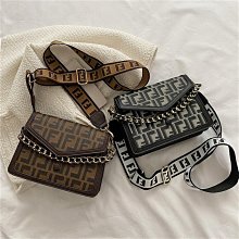 包包女新款字母印花高級質感背包時尚單肩斜背包潮復古百搭 相機包 歷史價格詳細信息