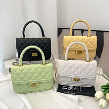 包包女休閑新款珍珠鏈條簡約潮時尚流行簡約單肩斜挎小方包女 歷史價格詳細信息
