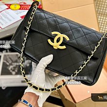 CHANEL 的小皮件也是可可愛愛的，嫩嫩的皮革摸起來觸感滿分，有短夾也有卡包，歡迎圈圈圈詢問 歷史價格詳細信息