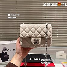 【CC奢侈品工廠】、size：2014cm（大）           1710cm（小）小香家 牛奶盒子包真的太Q 歷史價格詳細信息