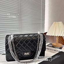 CHANEL 經典大雙C LOGO 黑金雙色不規則穿式耳環 歷史價格詳細信息