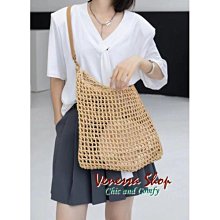 小V私家~ AT 網紅爆款 日常出行 防水尼龍貝殼包 斜背包 單肩包 手機包 小物包 逛街包 2色 (T2022) 歷史價格詳細信息