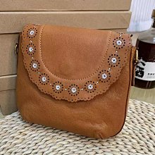 小V私家~ AT 網紅爆款 日常出行 防水尼龍貝殼包 斜背包 單肩包 手機包 小物包 逛街包 2色 (T2022) 歷史價格詳細信息