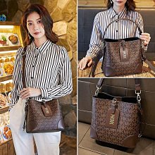 真皮大包 韓國托特包包女2024款正韓托特包 腋下包 大容量水桶包 女士手提包 側背媽媽包 肩背包 單肩包女-予你優選 歷史價格詳細信息