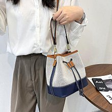 2021新款韓國小眾設計雲朵褶皺包腰包女潮ins夏斜挎饅頭包夾子包 歷史價格詳細信息