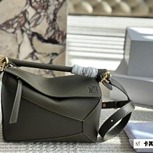 LOEWE PUZZLE 撞色拼接牛皮隨身卡夾.深紅/橘 歷史價格詳細信息