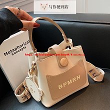 包喜喜小眾設計大容量牛津布單肩包2023新款通勤休閒尼龍布斜跨包 歷史價格詳細信息