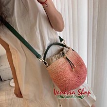 小V特賣館~ 戶外休閒多用途 ARC 新款 Heli始祖鳥 女の輕量單肩包 側背包 胸包 腰包 旅行包 登山包 小包 3色 (G1620) 歷史價格詳細信息