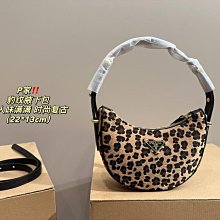 新款2024女豹紋緞面v領吊帶露背連衣裙性感辣妹修身長裙 歷史價格詳細信息