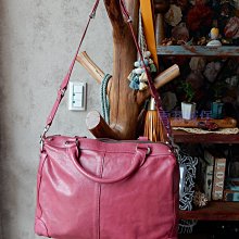 RABEANCO 紫紅色真皮斜肩/手提包內有小包,底寬度43*10cm,高度31cm,使用磨損痕跡如圖降價大出清 歷史價格詳細信息