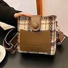 超火小包包2022新款包包女ins小眾百搭斜挎包秋冬時尚單肩半月包 歷史價格詳細信息