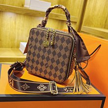 爆款斜方肌按摩披肩 頸部按摩儀電動熱敷揉捏按摩肩頸按摩器 歷史價格詳細信息