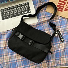 日系斜挎包男復古工裝風郵差包女簡約休閒大容量運動帆布單肩包潮 歷史價格詳細信息