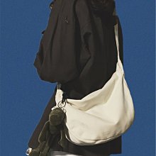 日系原宿風帆布背包女新款復古大容量雙肩包潮休閒百搭大學生書包 歷史價格詳細信息