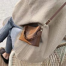 《》小眾設計包包女2022新款潮時尚手提水桶包百搭ins爆款單肩斜挎包 流行 精品 歷史價格詳細信息