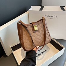 腋下包包女2023新款夏季百搭單肩斜跨包白色小眾設計氣質半月女包 歷史價格詳細信息