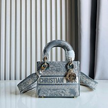 熱銷新款 D 奧 CD字母珍珠 胸針 別針 明星大牌同款服裝包包 歷史價格詳細信息