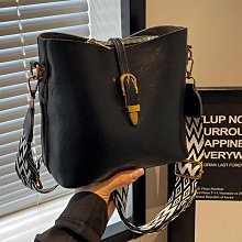 包包女2023新款時尚斜挎包寬肩帶高級感休閒小圓包女士小包女斜挎 歷史價格詳細信息