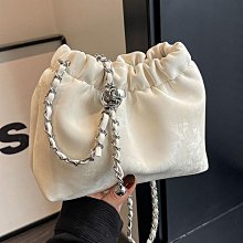 女包小眾設計雲朵手提小方包復古單肩斜挎手提包包女2024新款秋冬  工廠直銷 質量保證-李李 韓國女裝 歷史價格詳細信息