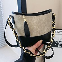 女生包包 女士撞色流浪包 2022秋冬韓系新品個性單肩斜挎手機零錢包 斜背包 肩背包 歷史價格詳細信息