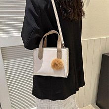 包包女2023春夏新款簡約純色馬鞍包時尚休閑百搭通勤包單肩斜挎包天秤百貨 歷史價格詳細信息