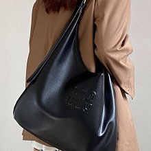 軟皮托特包羊皮紋軟皮托特包新款韓版時尚大容量托特包休閒側揹包--麥包包 歷史價格詳細信息