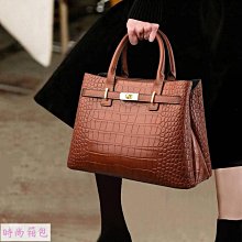 時尚斜挎包女包2024新款單肩包輕便柔軟pu單肩包中老年背包媽媽包-惠誠小屋 歷史價格詳細信息