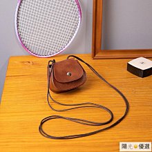 高級質感復古單肩斜跨包包女2023新款學生雙肩背包上課通勤託特包 歷史價格詳細信息