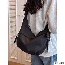 包包 肩背包 水餃包半月包 韓國尼龍單肩包 ins風大學生百搭通勤上班斜背包側背包 尼龍包包 歷史價格詳細信息