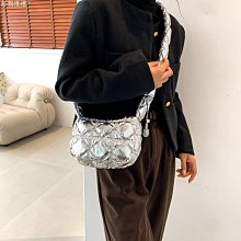 新品現貨 韓版百搭 小包包流行簡約字母寬頻斜背包個性ins小方包女-李李 韓國女裝 歷史價格詳細信息