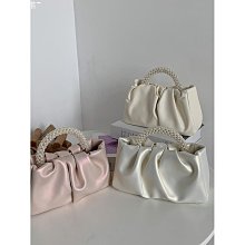 高級感雲朵包時尚韓版毛絨包包女百搭斜背包抖音同款褶皺斜背包冬季可愛時尚手提包【滿299元出貨唷~】 歷史價格詳細信息