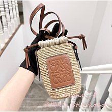 【正品】LOEWE Barcelona 24cm 三角形 金屬  全皮 肩背 方包 現貨 歷史價格詳細信息