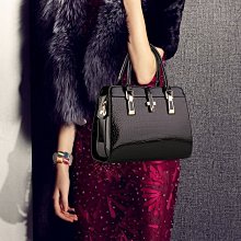 包包女新款真皮包時尚漆皮多彩條紋拼色手提包單肩斜挎女包-包沒煩惱 歷史價格詳細信息